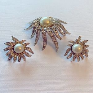 Vintage Rhinestone & Pearl Brooch & Earring’s